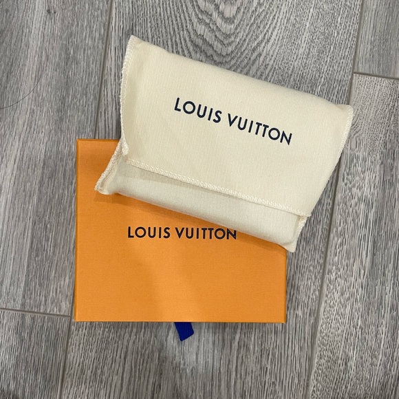 LV Compact Wallet Victorine Monogram - Picture 3 of 5